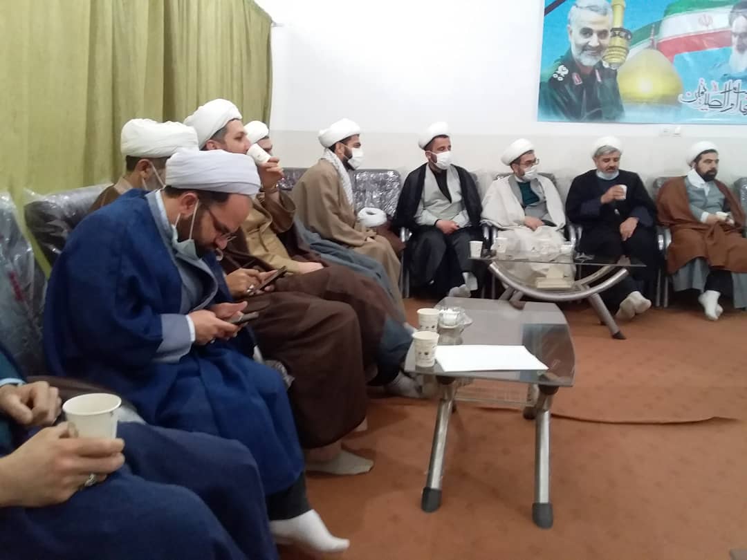 گزارش تصویری از دیدار جمعی از روحانیون و رئیس محترم سازمان تبلیغات با امام جمعه محترم شهر حسن آباد یاسوکند