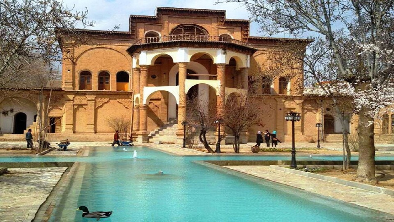 راه اندازی کاخ موزه فرهنگ و مفاخر ایران زمین در سنندج